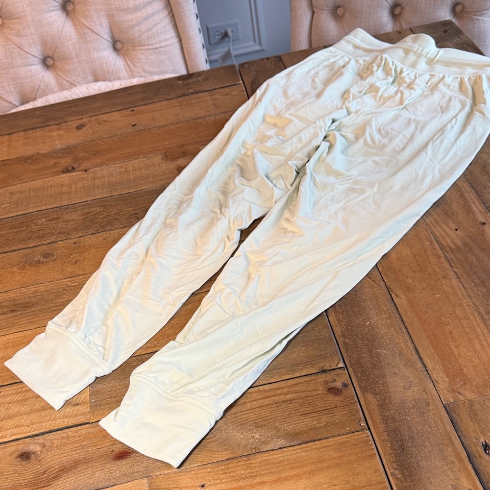 Lululemon Athletica Pale green cotton adapted state Joggers Size 2 - Picture 7 of 8